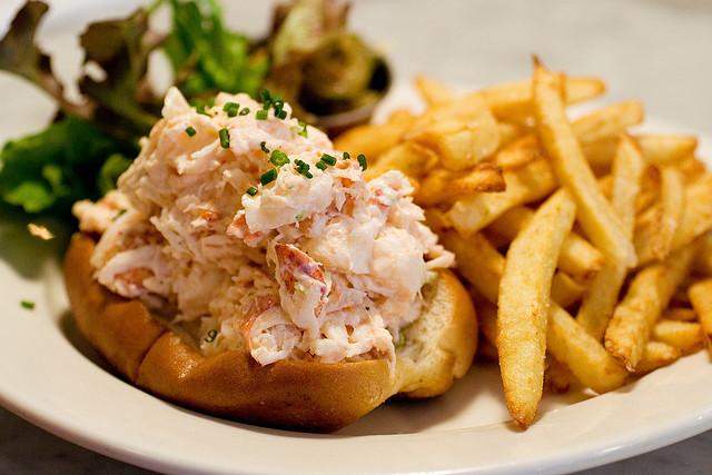 Ed's Lobster Roll