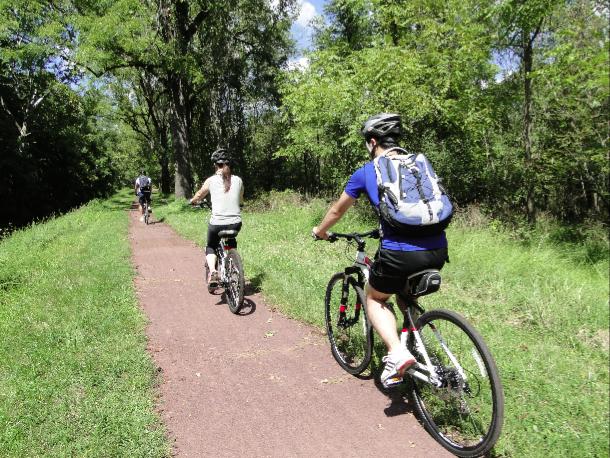 Sip and Cycle-Wine tasting bicycle tour « Living Adventure Tours