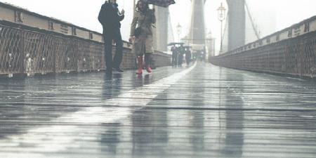Rainy day on brooklyn bridge